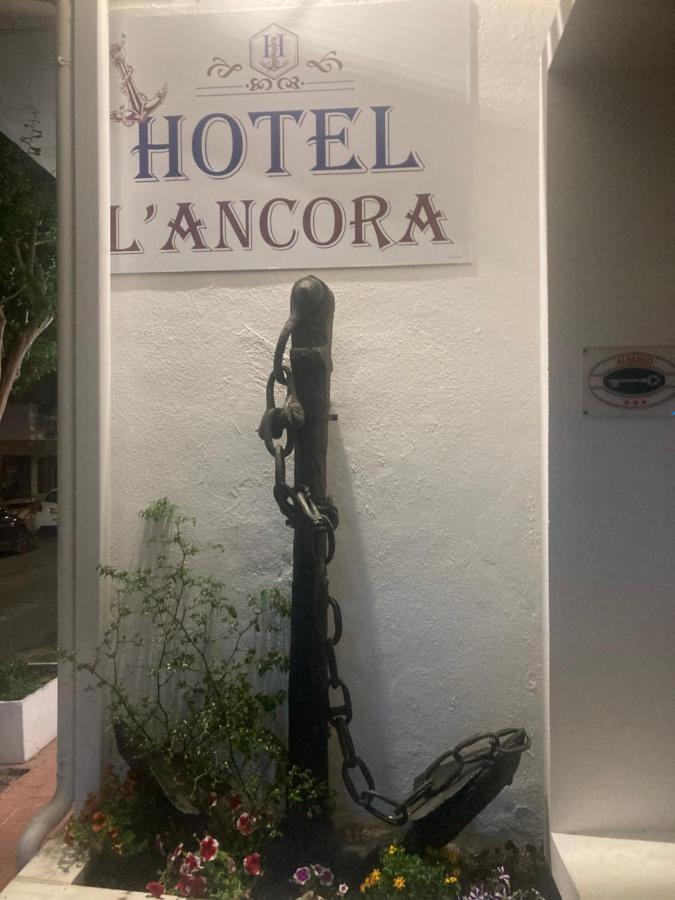 Hotel L'Ancora 라 칼레타 외부 사진