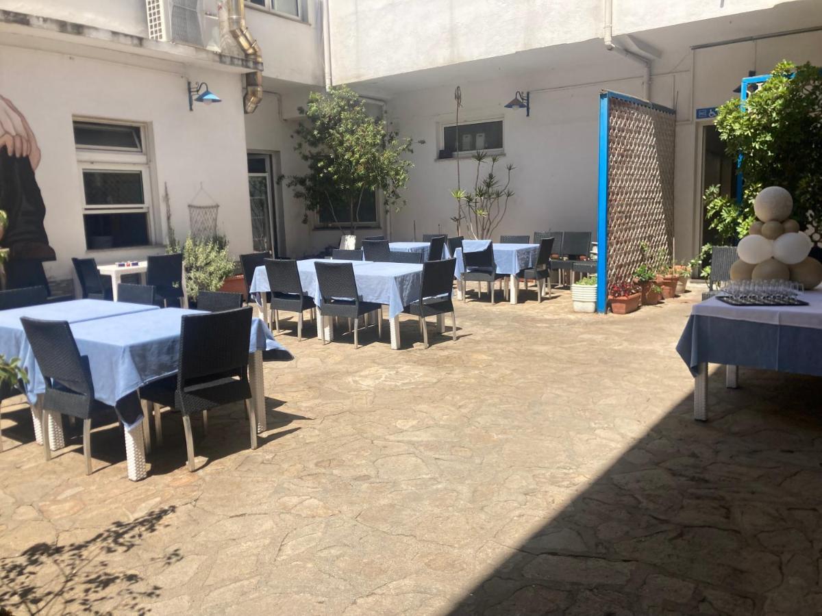 Hotel L'Ancora 라 칼레타 외부 사진